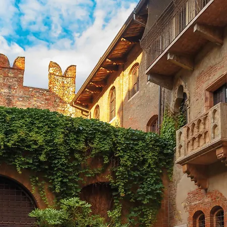 Corte Regia Apartman *